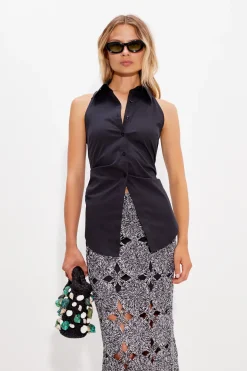 Lochloch sleeveless poplin button up