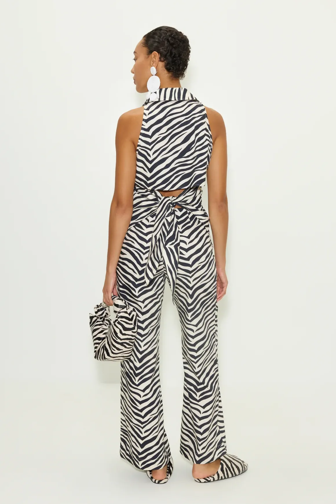 Lochloch sleeveless poplin button up